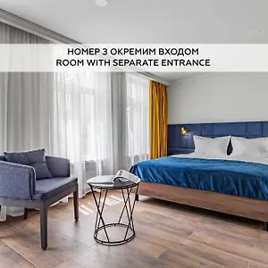 queen-bee.hotels-of-kiev.com/